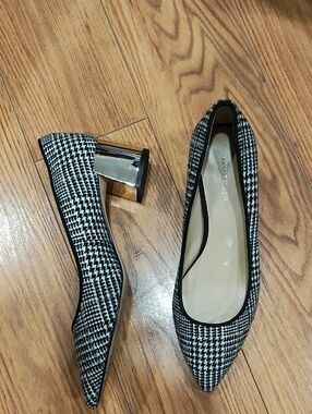 Ann Taylor Black and White Houndstooth Pointed Block Heel Pumps